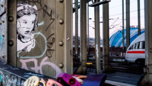 Kunst Fotografie Köln Hohenzollernbrücke Eisenbahn und Graffitti